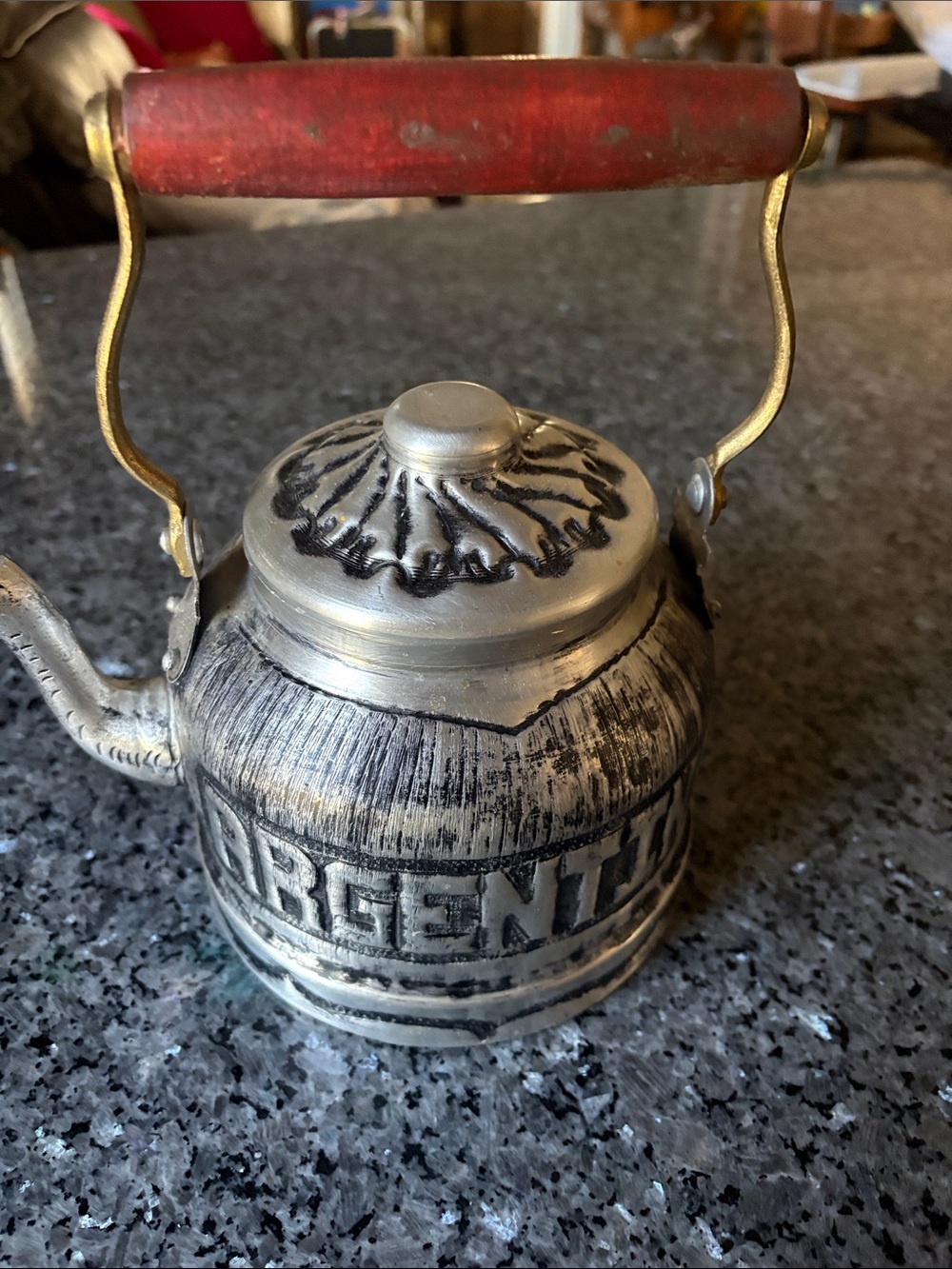 Vintage-Style 'ARGENTINA' Decorative Teapot with Red Handle